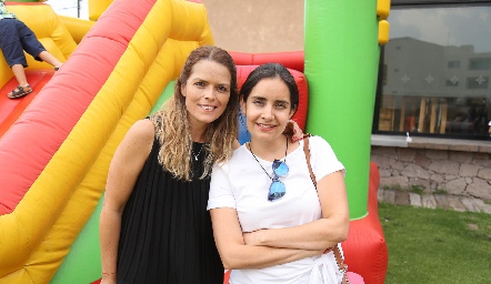  Ana Alvarado y Marilú Palazuelos.