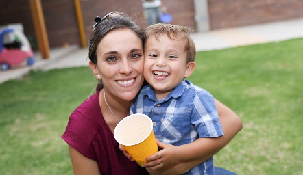 Daniela Llano y Santiago.