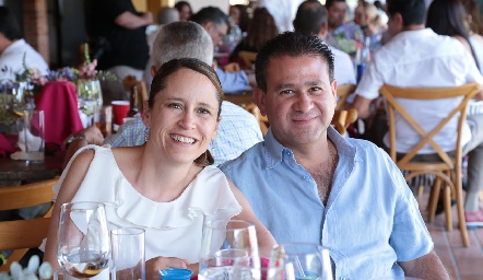  Mariana Veytia y Ricardo de la Torre.