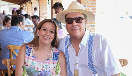  Claudia Fuentes y José Arturo González.