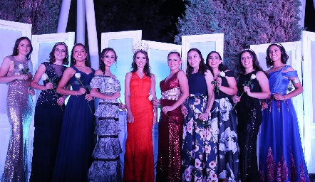 Paulina Regil con las Princesas del Club Deportivo Potosino 2018-2019.