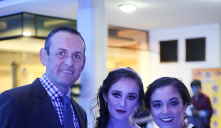 Luis Rentería, Sofi Rentería y Mayra Hampshire.