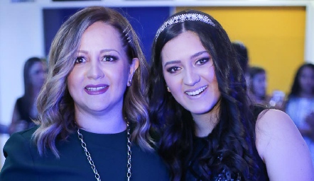 Cuca Arauz y Majo Villalobos.