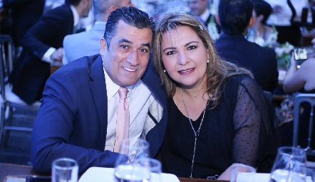Manuel Flores y Arisbé Huerta.