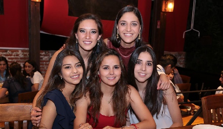  Valeria Rangel, María José Alonso, Bety Rodríguez, Cecy Dávila y Andrea de la Torre.