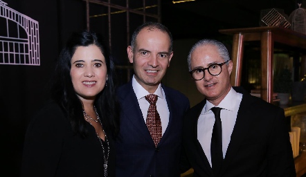  Martha Aldrett, Héctor Navarro y Jorge Aldrett.