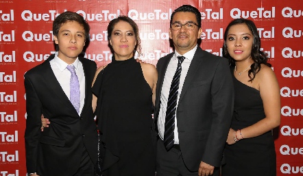  Familia Cordero Ayala.