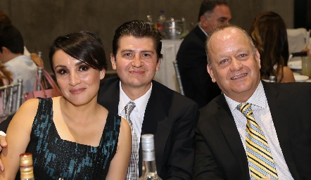  Fabiola Loredo, Iván Sánchez y Luis Mora.