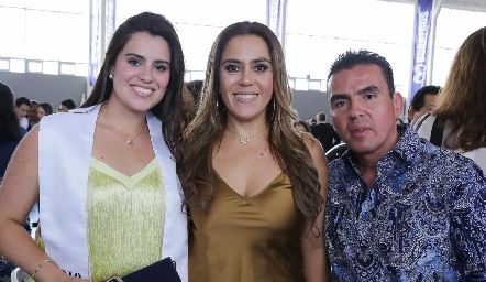 Cassandra Nava, Marcela Cervantes y Carlos Nava.
