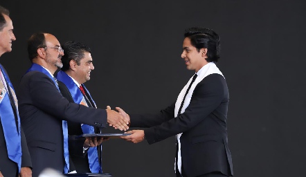  Entrega de certificados Prepa Tec.