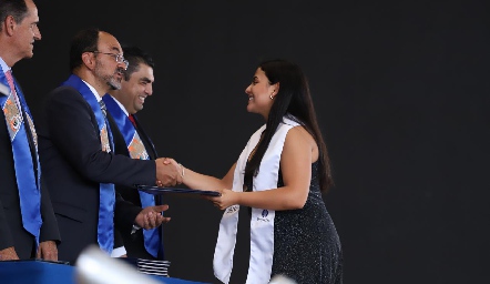  Entrega de certificados Prepa Tec.