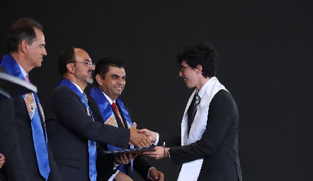  Entrega de certificados Prepa Tec.