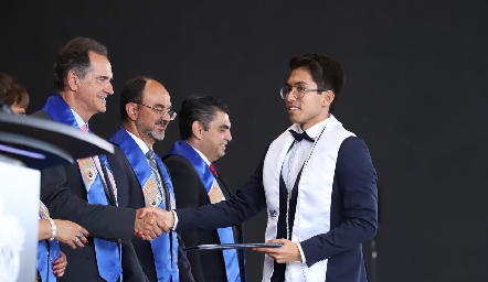  Entrega de certificados Prepa Tec.