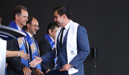  Entrega de certificados Prepa Tec.
