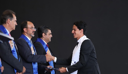  Entrega de certificados Prepa Tec.