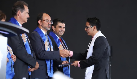  Entrega de certificados Prepa Tec.