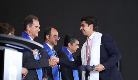  Entrega de certificados Prepa Tec.