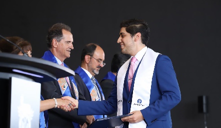  Entrega de certificados Prepa Tec.