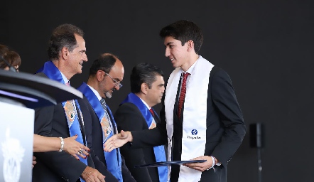  Entrega de certificados Prepa Tec.