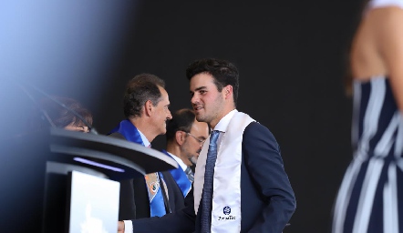  Entrega de certificados Prepa Tec.