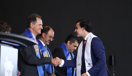  Entrega de certificados Prepa Tec.