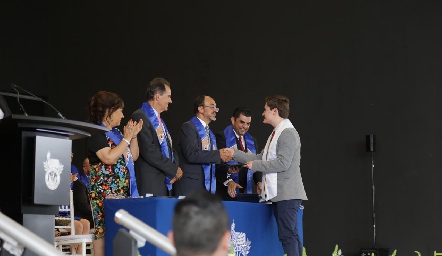 Entrega de Certificados de Prepa Tec.