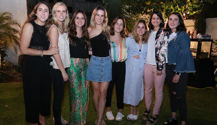  Diana Olvera, Ingrid Velasco, Marisol Cabrera, Anna Ortuño, Montse Barral, Nuria Alcalde, Moni Medlich y Claudette Villasana.