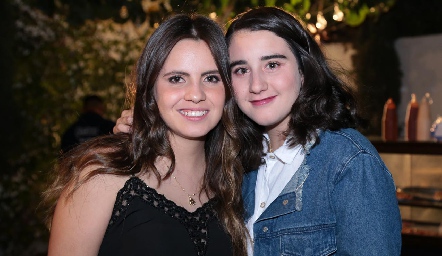  Marisol Cabrera y Claudette Villasana.