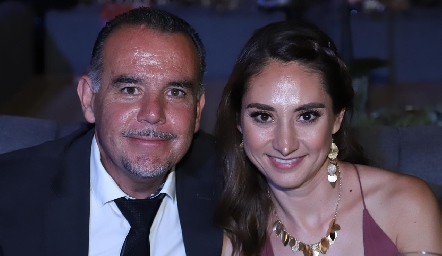  Edgar Hernández y Karla Torres.