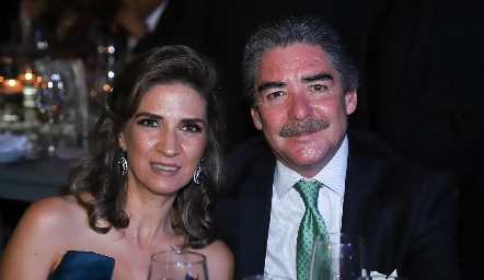  Lourdes Vázquez y Manuel Álvarez.