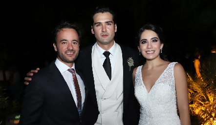  Daniel, José Iga y Mariana Rodríguez.