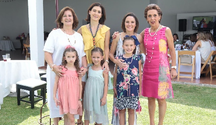  Chita Gómez, Paulina Vivanco, Marifer Ramírez, Licha Abella, Inés, Paula y Fer.