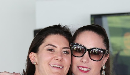  Paulina Vivanco y Mónica Barraza.