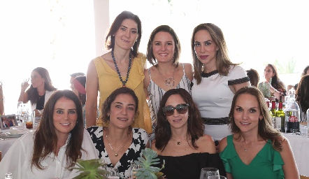 Paulina Vivanco, Marifer Ramírez, Montse del Río, Paty Quiroz, Bárbara, Genoveva Flores y Yuya González.