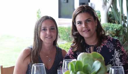 Marcela Alcalde y Gabriela Díaz Infante.