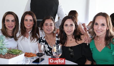 Montse del Río, Paty Quiroz, Bárbara, Genoveva Flores y Yuya González.