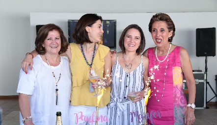  Chita Gómez, Paulina Vivanco, Marifer Ramírez y Licha Abella.