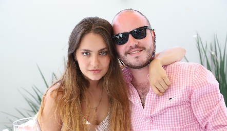  Paulina Escutia y Alejandro Delgado.