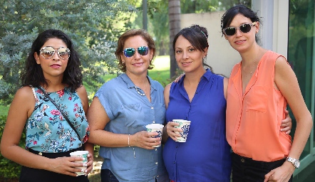  Denisse García, María Fernanda Hernández, Gabriela Mundo y Mariana Silva .