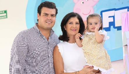  Mauricio Labastida, Marus Hernández y Ángeles.