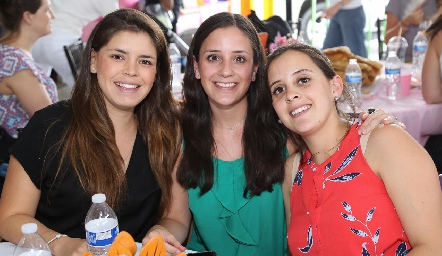  Sofía Castañón, Elsa Meade y Elena Meade.