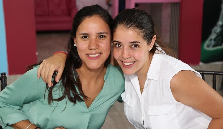 Saide Chevaile y Claudia 
Llamas.