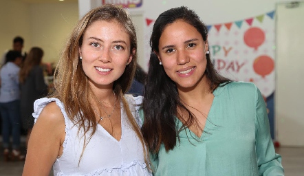  Elizabeth Treviño y Saide Chevaile.