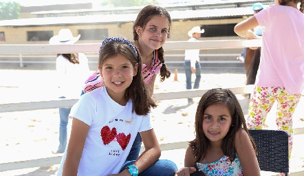  Alexia, Constanza y Vale.