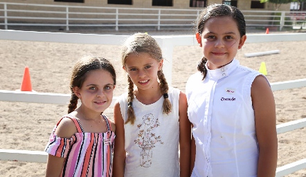  Costanza, Ana Sofía y Alexa.