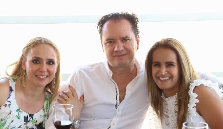 Melissa Fernández, Emilio Ciuffardi y Jennifer Colles.