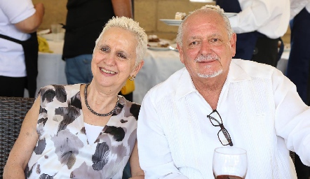  Carmen Marcos y Roberto Fernández.