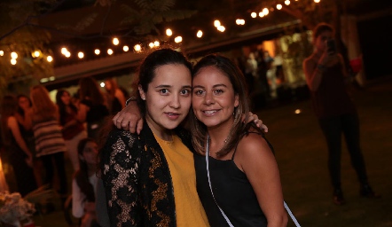 Mariana Acebo y Karime Zamora.