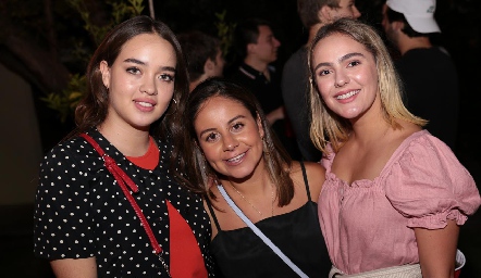  Estefanía Alcalá, Karime Zamora y Tamara Esparza.