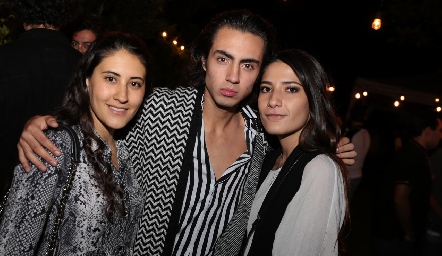  Daniela Armendáriz, Alessandro Domínguez y Laura López.